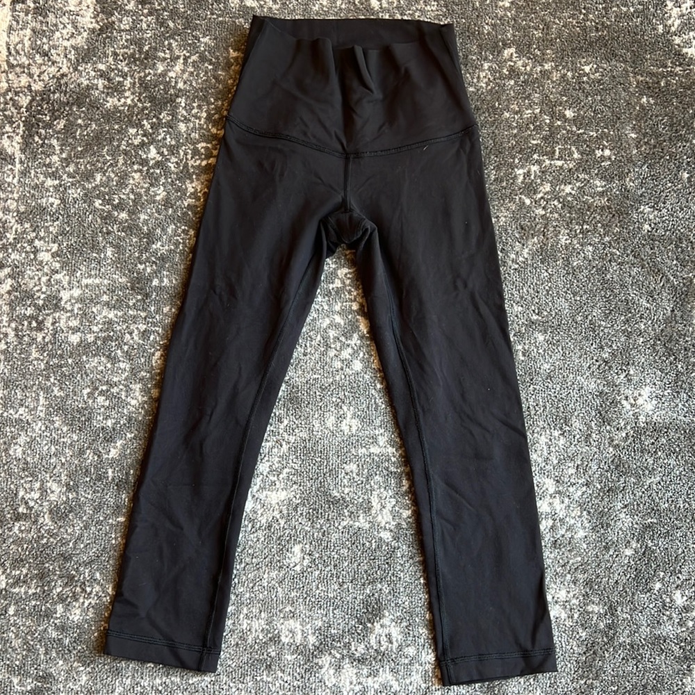 Lululemon Wonder Under crop- size 4
